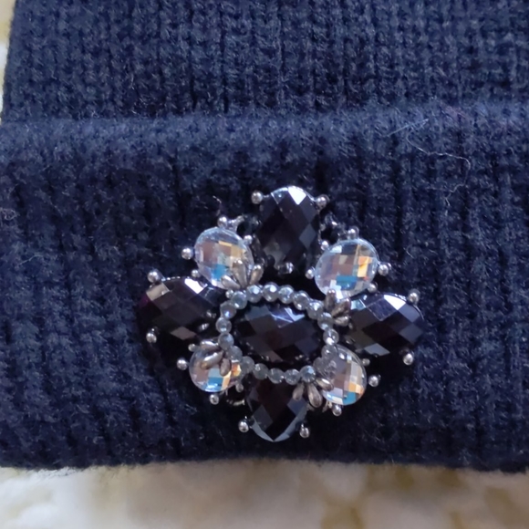 Cara New York Beanie - Picture 3 of 7